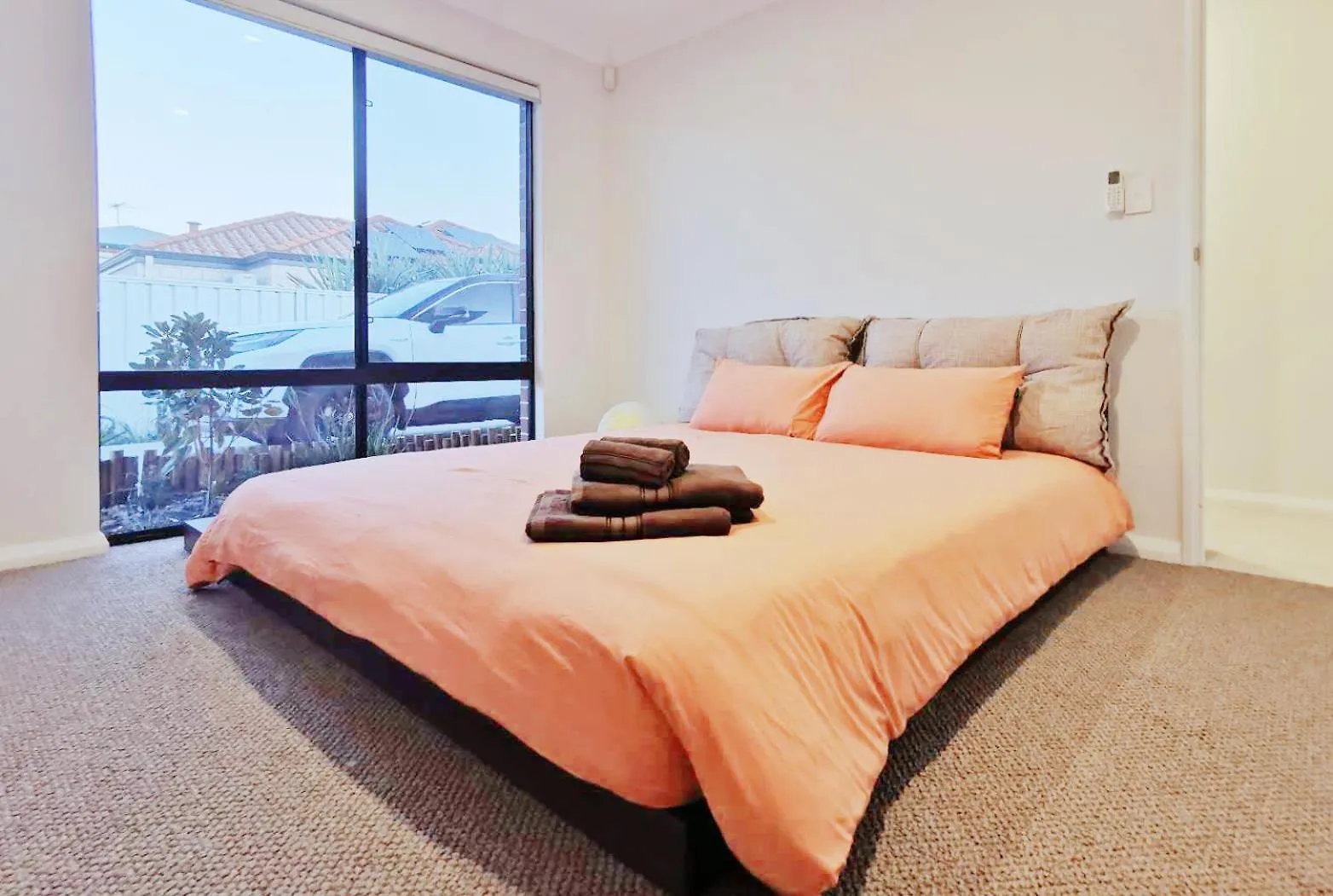 New Modern Retreat Steps From Shops & Eats Apartment Perth