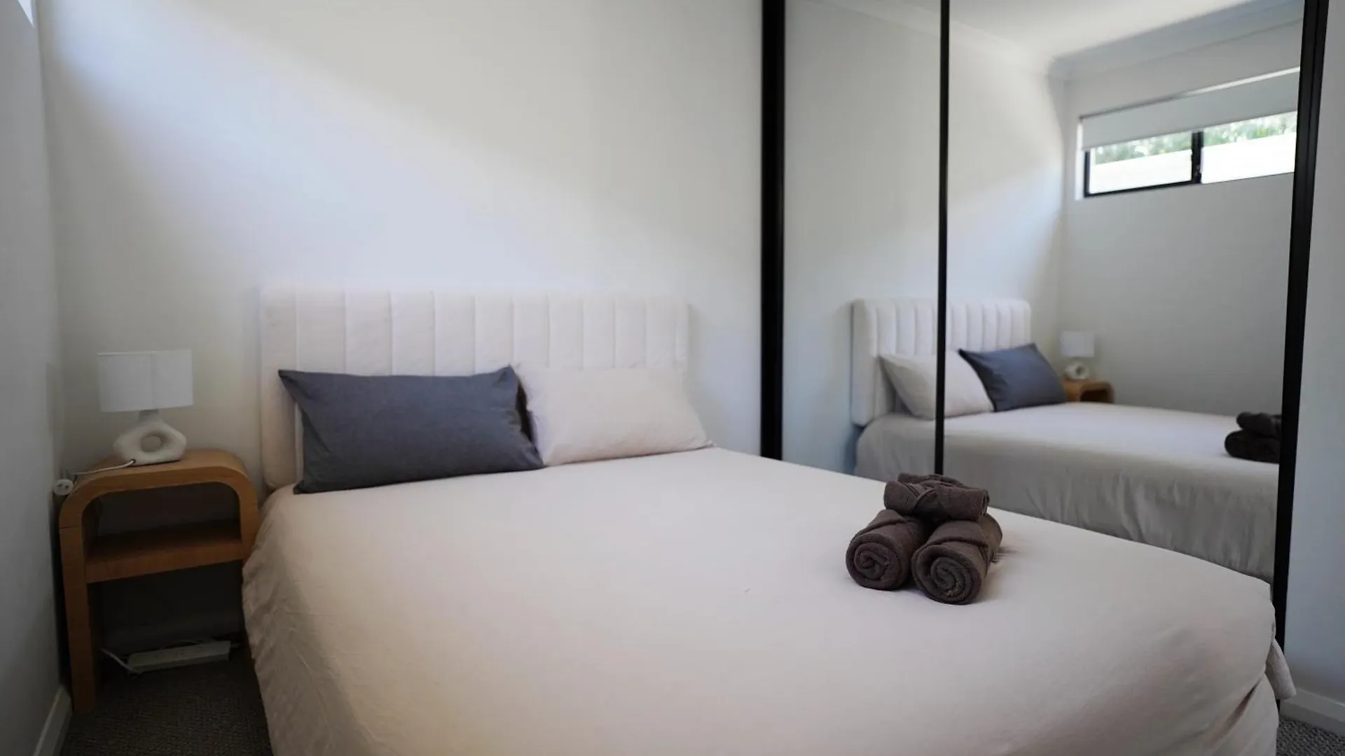 New Modern Retreat Steps From Shops & Eats Apartment Perth 0*,  Australia