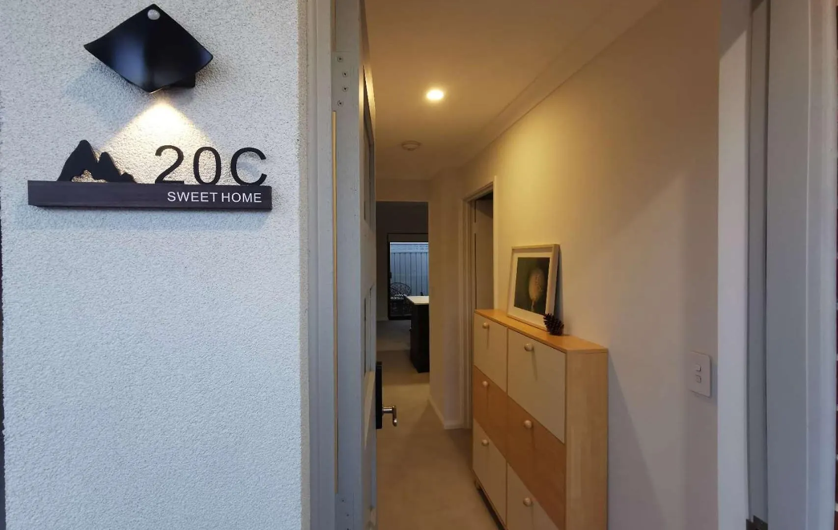 New Modern Retreat Steps From Shops & Eats Apartment Perth