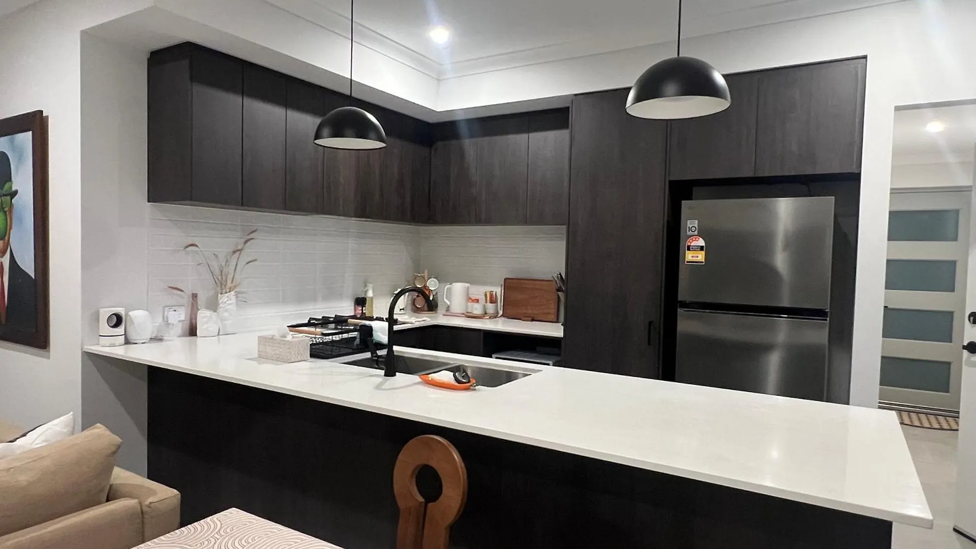 New Modern Retreat Steps From Shops & Eats Apartment Perth