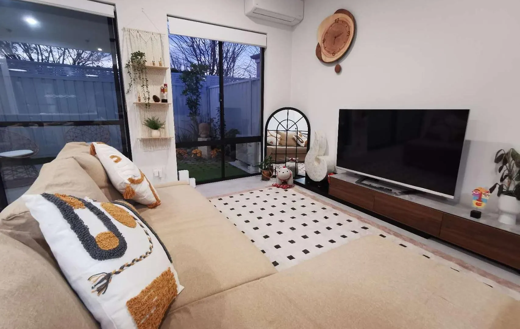 New Modern Retreat Steps From Shops & Eats Apartment Perth Australia
