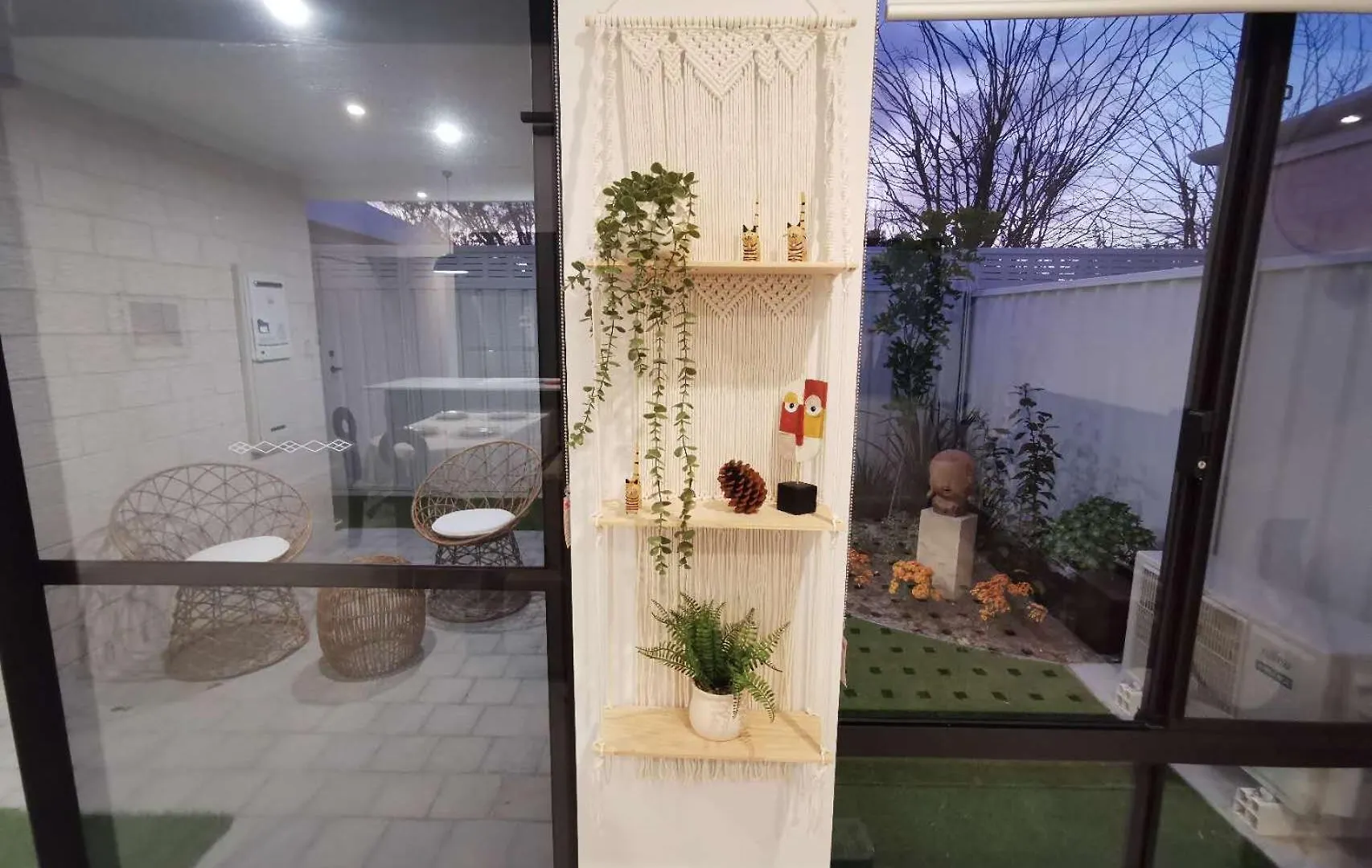 New Modern Retreat Steps From Shops & Eats Apartment Perth