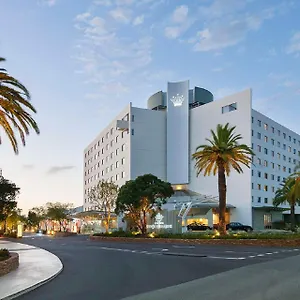 Crown Promenade Отель